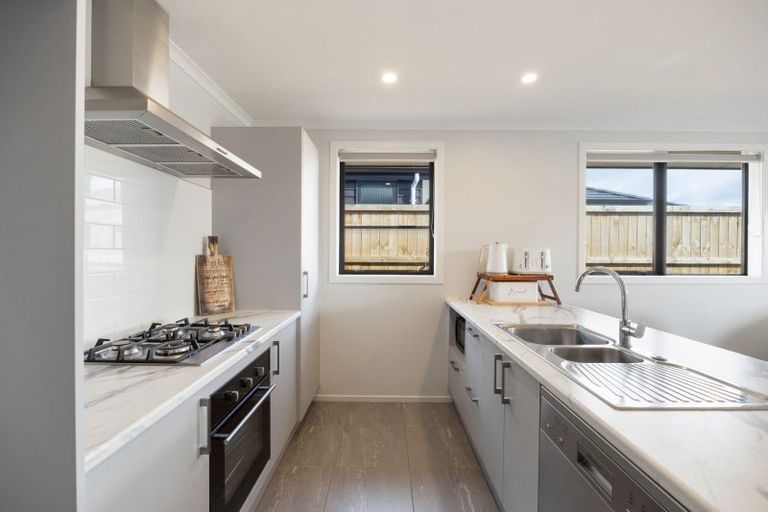 Photo of property in 41 Waruhia Crescent, Rototuna North, 3281