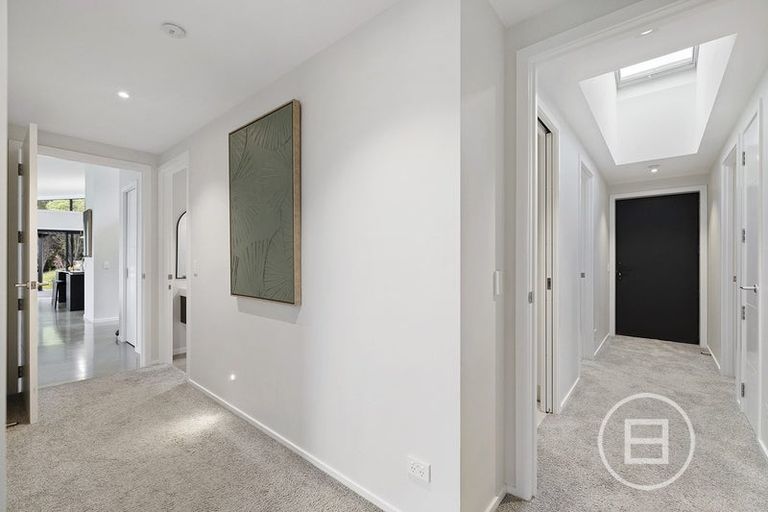 Photo of property in 18 Lookout Drive, Mount Creighton, Queenstown, 9371