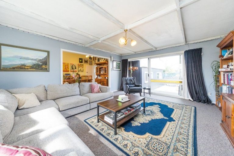 Photo of property in 11 Catlins Crescent, Milson, Palmerston North, 4414