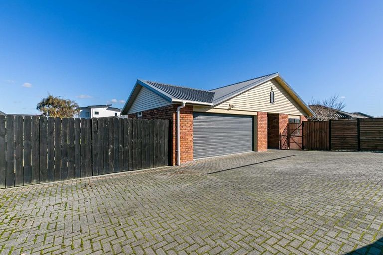 Photo of property in 28 Carroll Place, Owhata, Rotorua, 3010