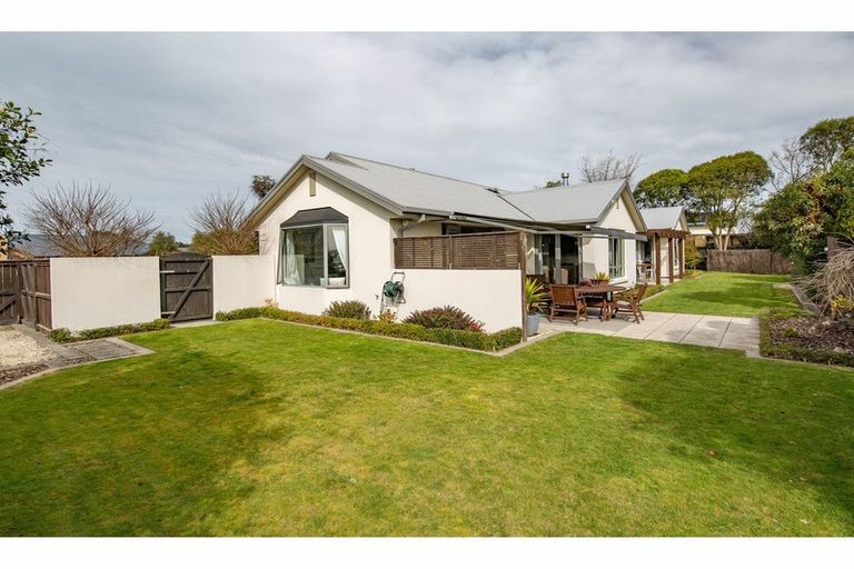 Photo of property in 20 Evergreen Place, Parklands, Christchurch, 8083