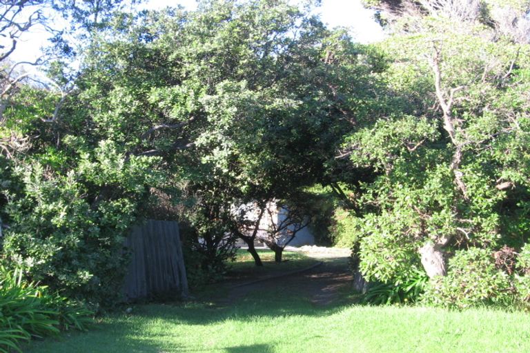 Photo of property in 38 Ngapaki Street, Waikanae Beach, Waikanae, 5036