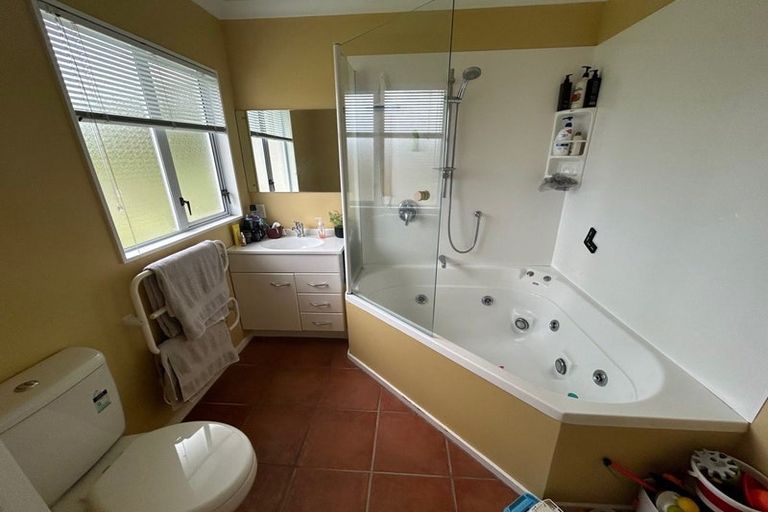 Photo of property in 9 The Topdeck, Whitby, Porirua, 5024