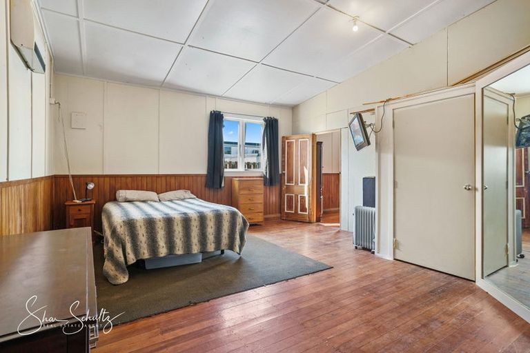 Photo of property in 12 Franklin Road, Paparoa, 0571