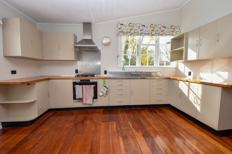 Photo of property in 1 Davy Street, Carterton, 5713