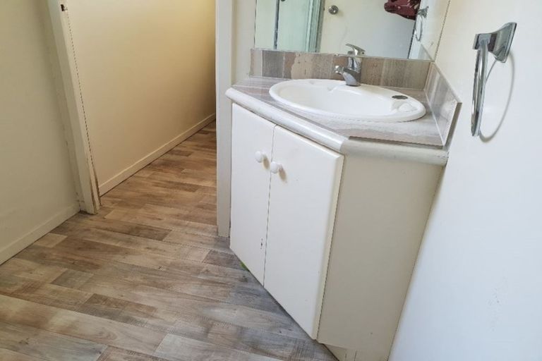 Photo of property in 80p Tirimoana Road, Te Atatu South, Auckland, 0602