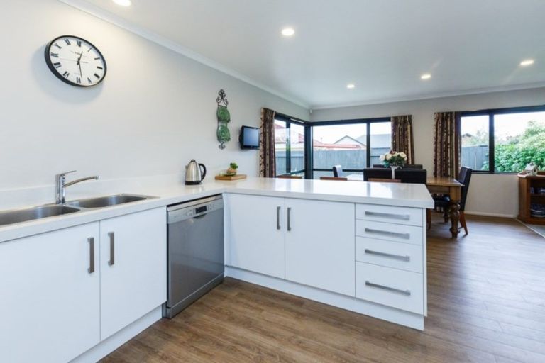 Photo of property in 37 Jefferson Crescent, Milson, Palmerston North, 4414