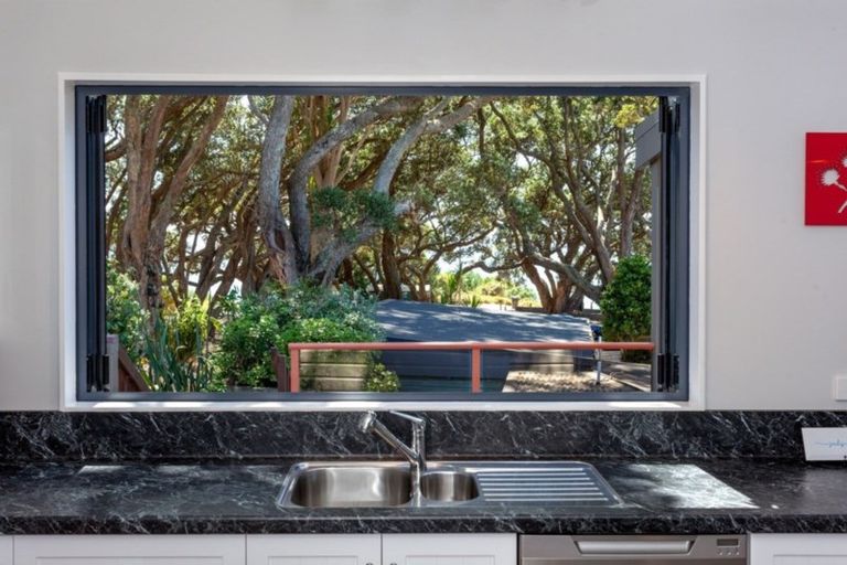 Photo of property in 12a Fishermans Bend, Whiritoa, Whangamata, 3691