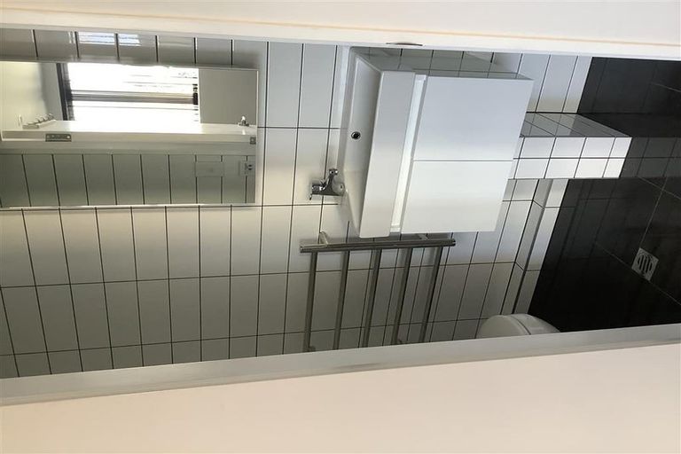 Photo of property in Regency Apartments, 2e/49 Manners Street, Te Aro, Wellington, 6011