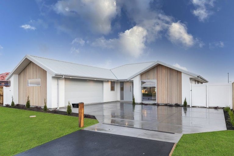 Photo of property in 32 Accadia Drive, Rolleston, 7614