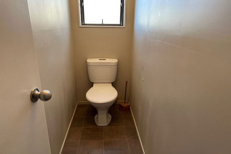 Photo of property in 4/1 Rebecca Rise, Weymouth, Auckland, 2103