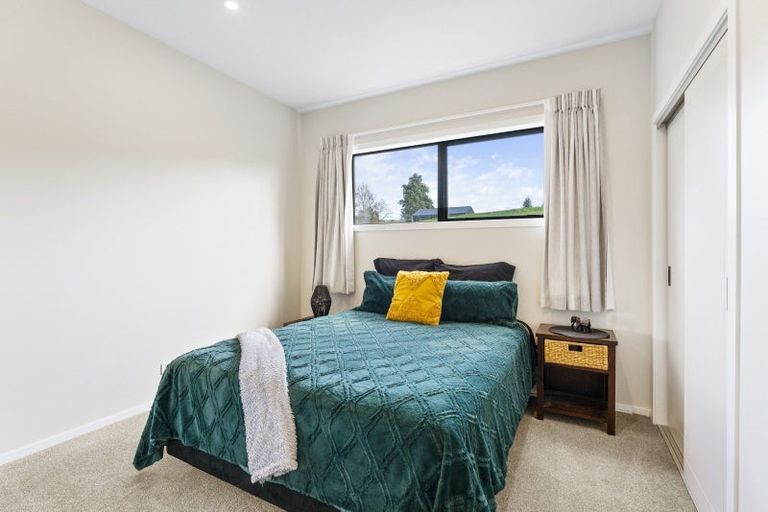 Photo of property in 8 Nga Tui Lane, Acacia Bay, Taupo, 3385