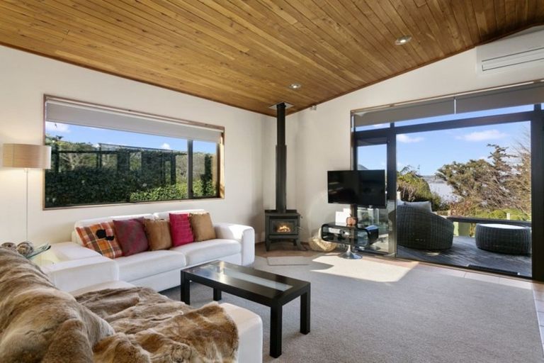 Photo of property in 22 Ewing Grove, Acacia Bay, Taupo, 3330