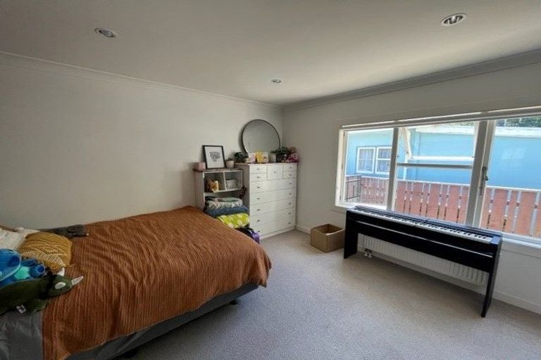 Photo of property in 281 Muritai Road, Eastbourne, Lower Hutt, 5013