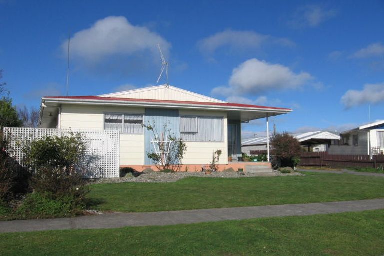 Photo of property in 44 Geraldine Crescent, Cloverlea, Palmerston North, 4412