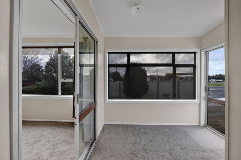 Photo of property in 1352 Devon Road, Brixton, Waitara, 4382