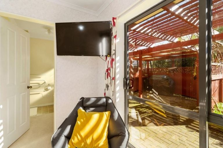 Photo of property in 33 Hoyte Place, Pukehangi, Rotorua, 3015