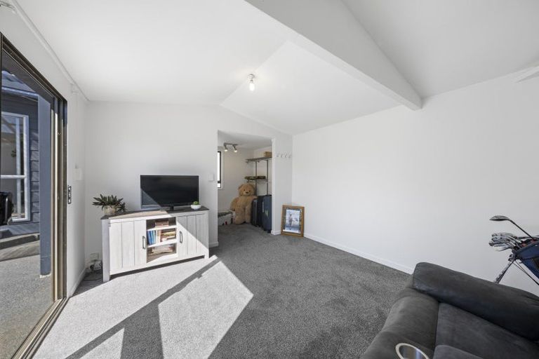 Photo of property in 49 Queens Avenue, Waikuku Beach, 7402