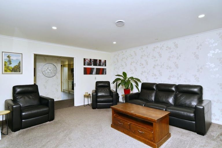 Photo of property in 9 Puhara Avenue, Parklands, Christchurch, 8083