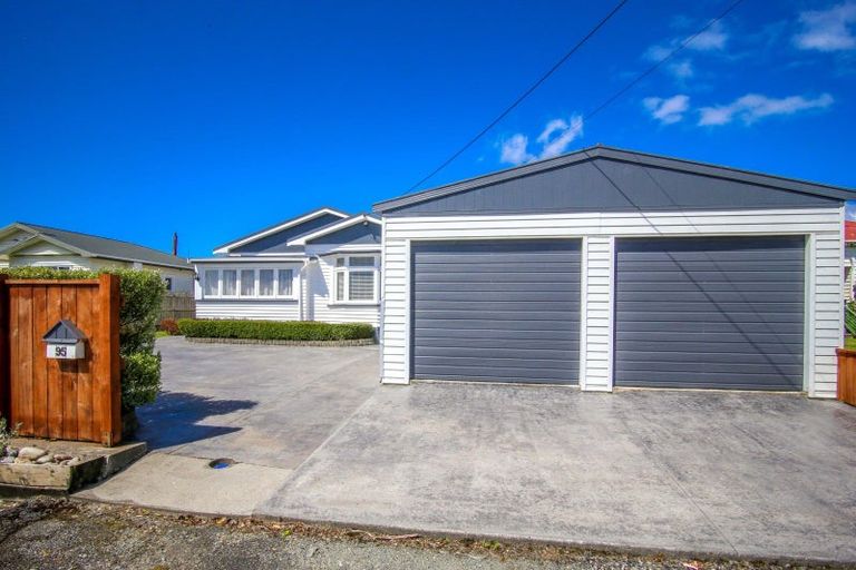 Photo of property in 95 Domett Street, Westport, 7825