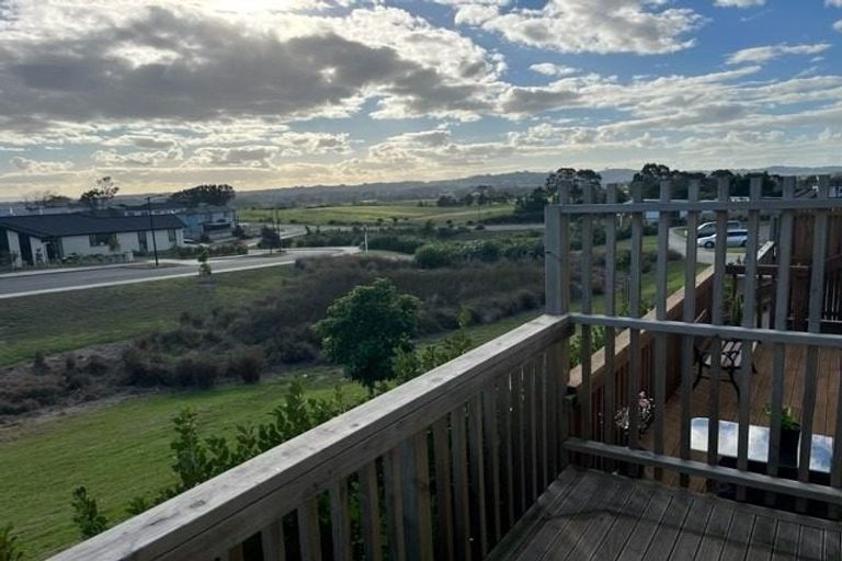 Photo of property in 9 Kapuarangi Lane, Papakura, 2110