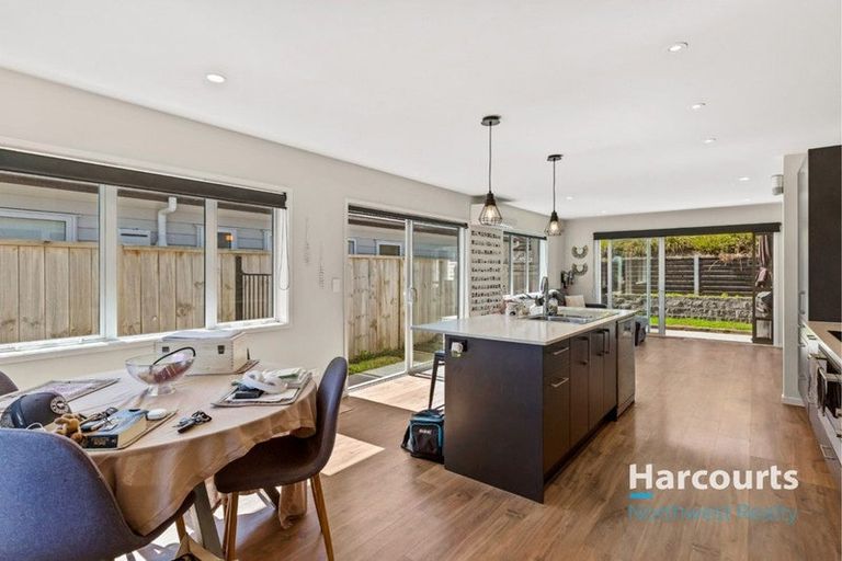 Photo of property in 48 Accolage Boulevard, Kumeu, 0810