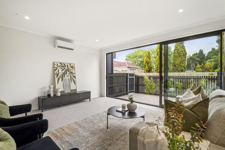 Photo of property in 32 Swanson Road, Henderson, Auckland, 0610