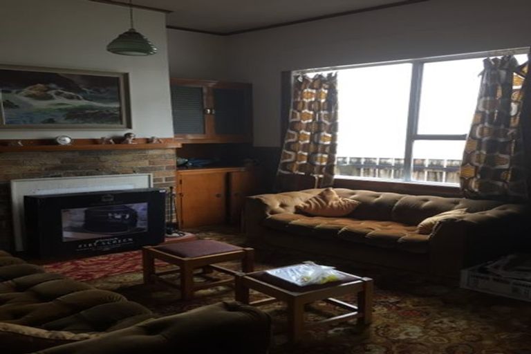 Photo of property in 16 Thompson Street, Greymouth, 7805