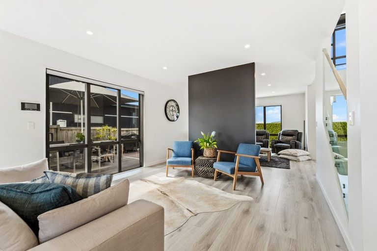 Photo of property in 36 Resolution Drive, Gulf Harbour, Whangaparaoa, 0930