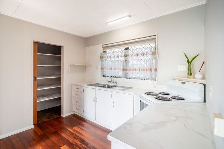 Photo of property in 17 Walton Place, Flaxmere, Hastings, 4120