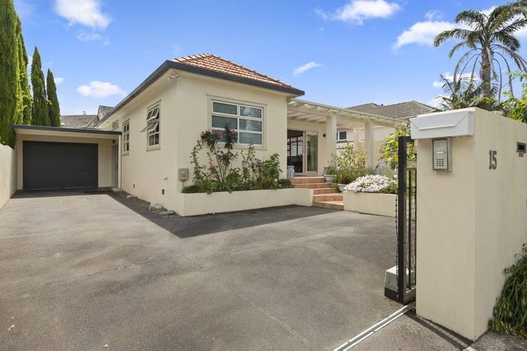 Photo of property in 1/15 Sylvan Park Avenue, Milford, Auckland, 0620