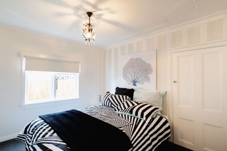 Photo of property in 94 Hargest Crescent, Saint Clair, Dunedin, 9012