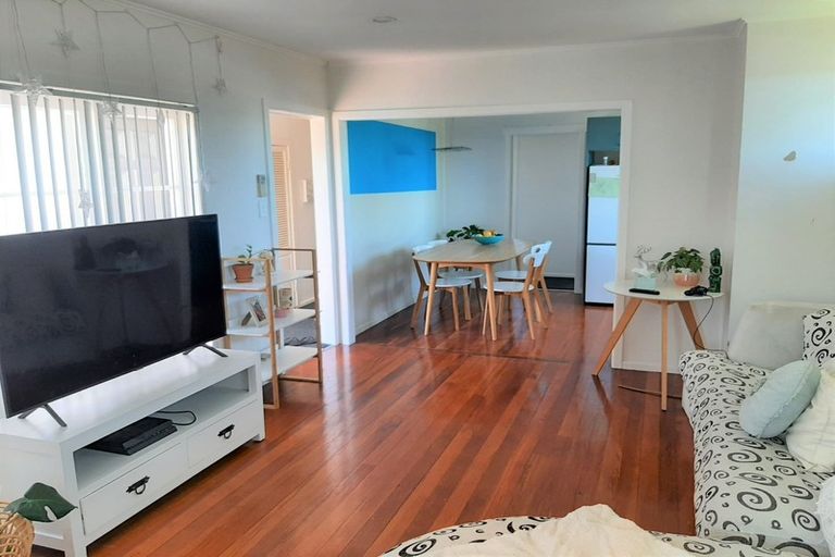 Photo of property in 1/46 Lyttelton Avenue, Forrest Hill, Auckland, 0620