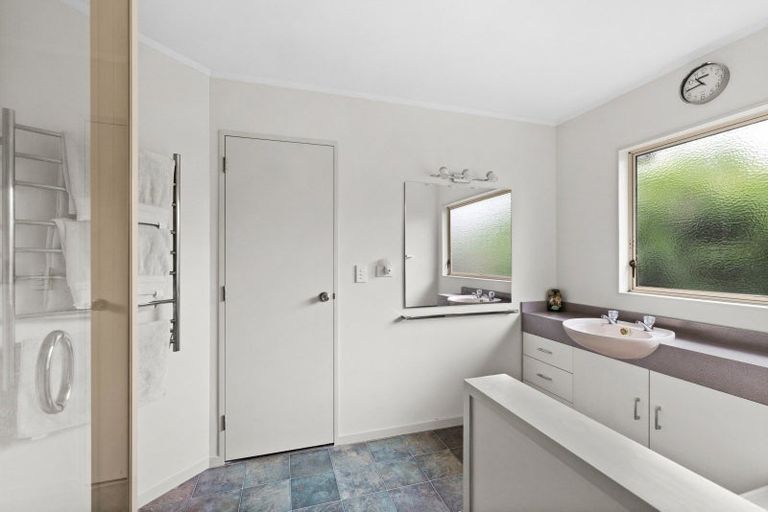 Photo of property in 34 Avondale Road, Taradale, Napier, 4112