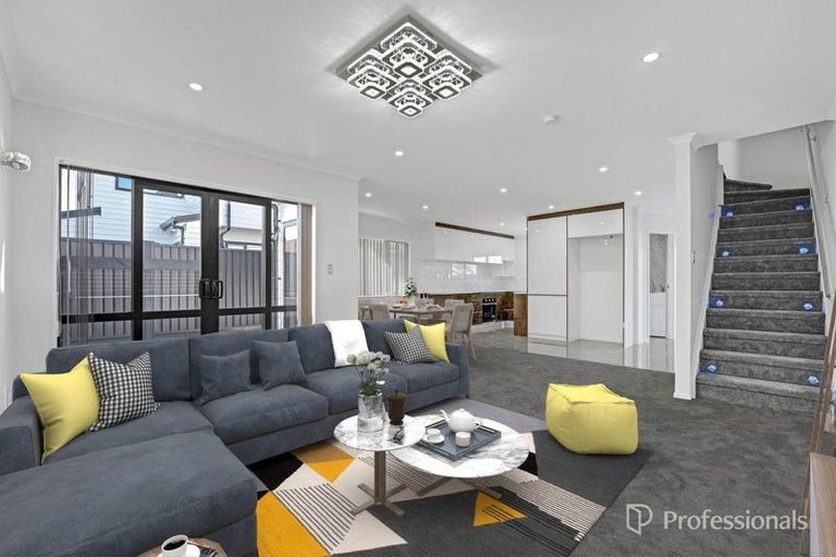 Photo of property in 25c Leaver Place, Weymouth, Auckland, 2103