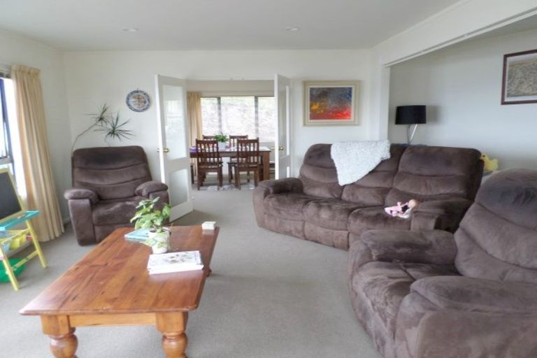 Photo of property in 11 Sirsi Terrace, Broadmeadows, Wellington, 6035