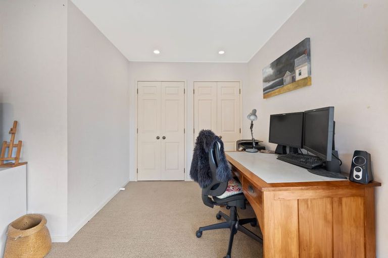 Photo of property in 21b Eastern Beach Road, Eastern Beach, Auckland, 2012