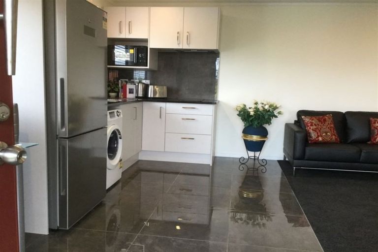 Photo of property in 19 Eleanor Place, Blockhouse Bay, Auckland, 0600