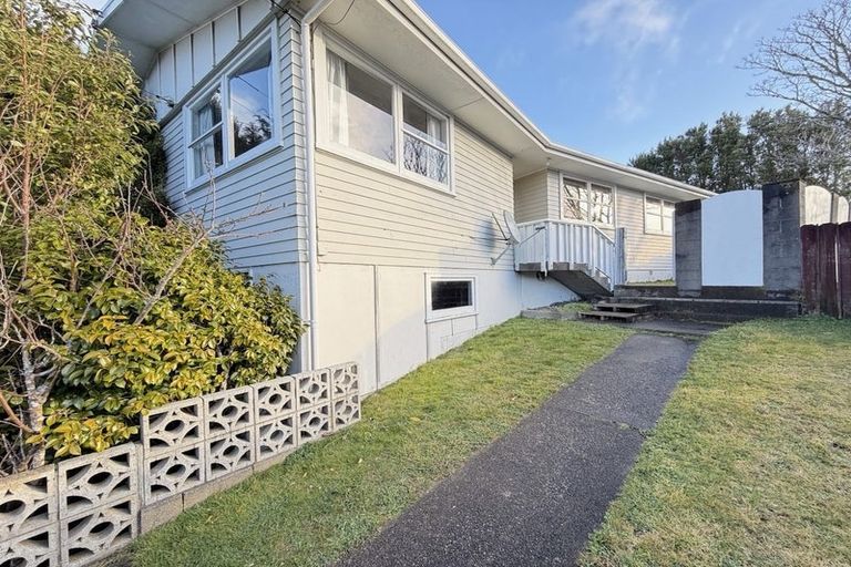 Photo of property in 79 Mark Avenue, Paparangi, Wellington, 6037