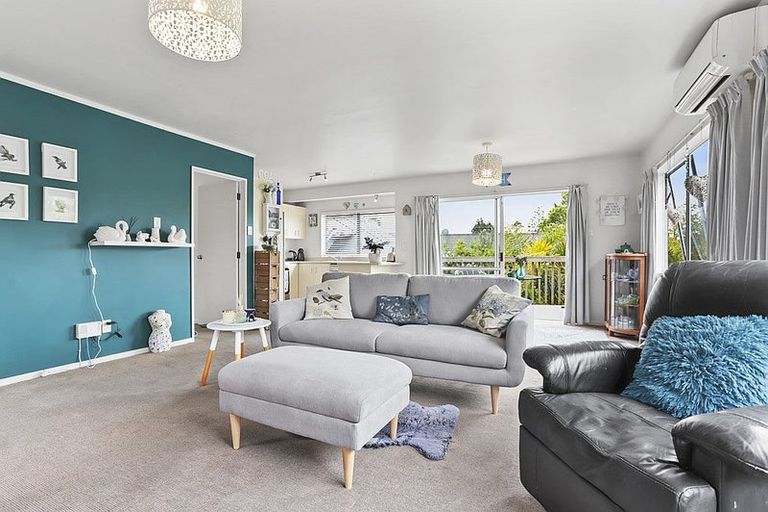 Photo of property in 1/10 Ambler Avenue, Glen Eden, Auckland, 0602