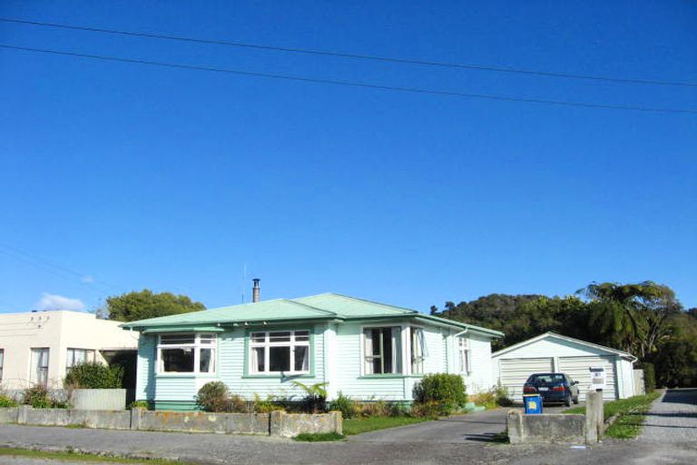 Photo of property in 14 Bridge Street, Greymouth, 7805