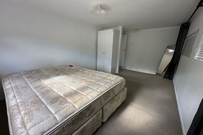 Photo of property in 11 Roberts Road, Glenfield, Auckland, 0629