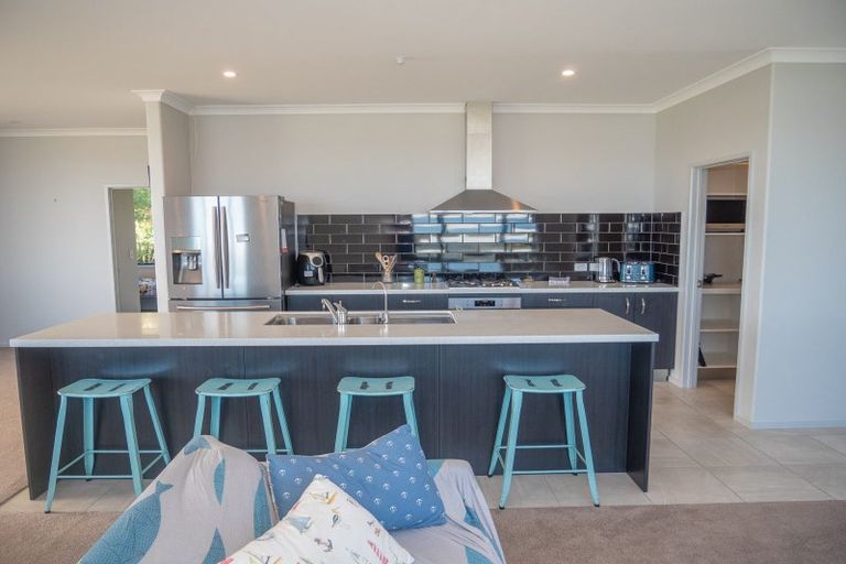 Photo of property in 31 Eagles Way, Cable Bay, 0420
