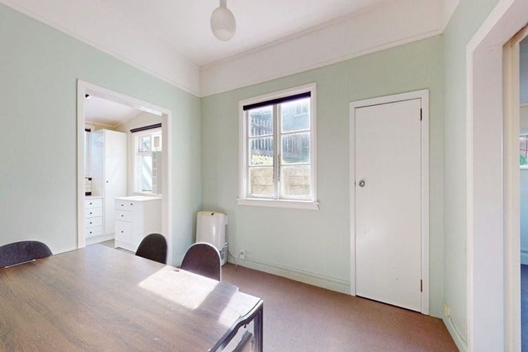 Photo of property in 3-5 Knoll Street, Island Bay, Wellington, 6023