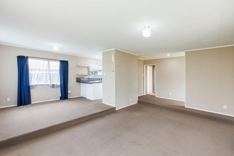 Photo of property in 25 Willowstream Grove, Cloverlea, Palmerston North, 4412