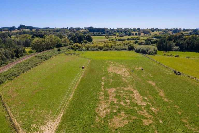 Photo of property in 24 Taylors Road, Otaki, 5583