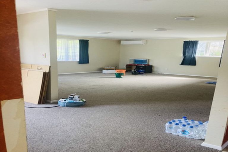 Photo of property in 36 Lyndhurst Road, Tawa, Wellington, 5028