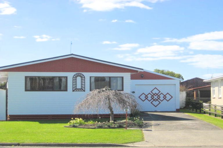 Photo of property in 15 Kauri Street, Edgecumbe, 3120