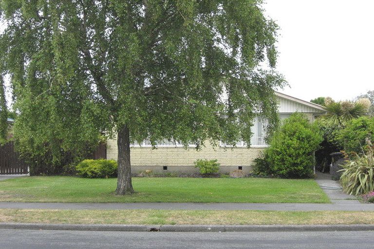 Photo of property in 30 Ashwood Street, Parklands, Christchurch, 8083