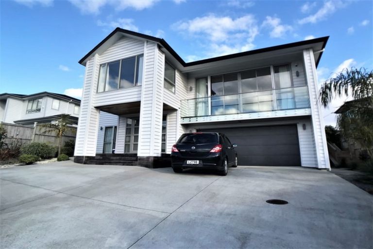 Photo of property in 103 Medallion Drive, Oteha, Auckland, 0632